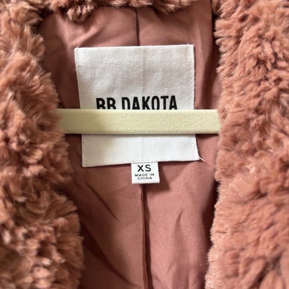Trend alert Faux fur BB Dakota Drape Front Textured Coat Womens XS pink mauve - Picture 4 of 9